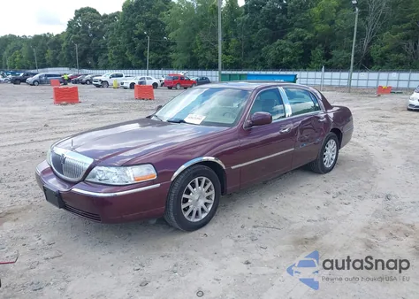 2007 Lincoln Town Car Signature from USA, damaged, VIN 1LNHM81V07Y603795